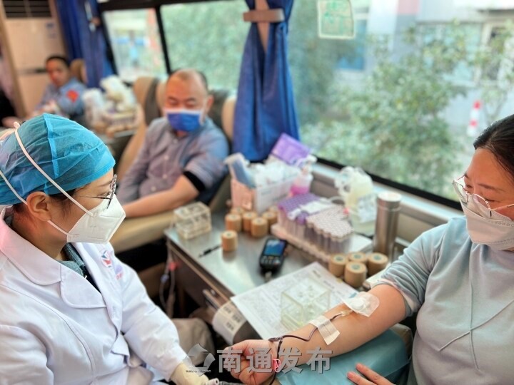 【南通发布】共计献血3万多毫升！缓解血液库存压力，db旗舰环科组织职工爱心献血